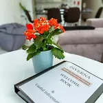 Apartment Amazing Luxury Maisonette With Back Patio And Free Parking *