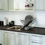 Apartment Amazing Luxury Maisonette With Back Patio And Free Parking