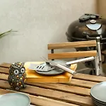 Amazing Luxury Maisonette With Back Patio And Free Parking Apartment *