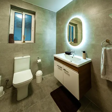 아파트 Amazing Luxury Maisonette With Back Patio And Free Parking 마르사스칼라