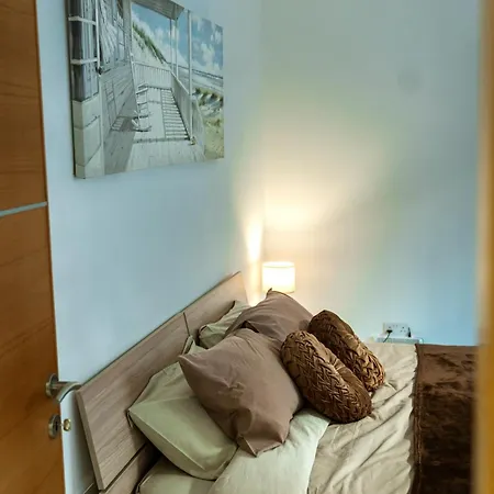 Amazing Luxury Maisonette With Back Patio And Free Parking