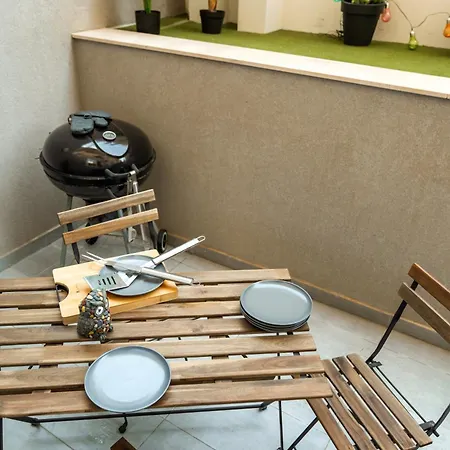 Amazing Luxury Maisonette With Back Patio And Free Parking * 마르사스칼라