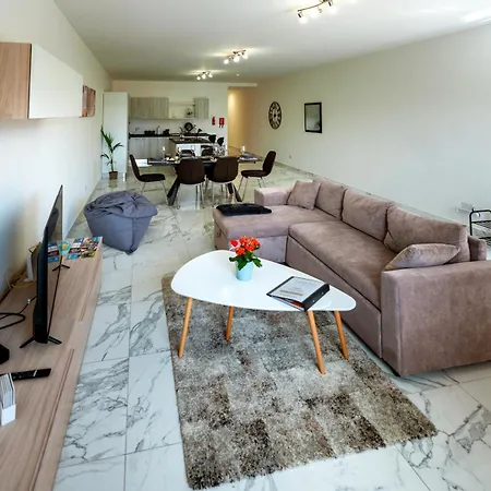 아파트 Amazing Luxury Maisonette With Back Patio And Free Parking
