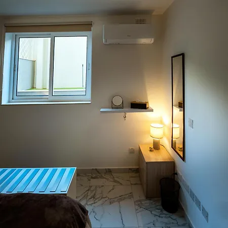 Amazing Luxury Maisonette With Back Patio