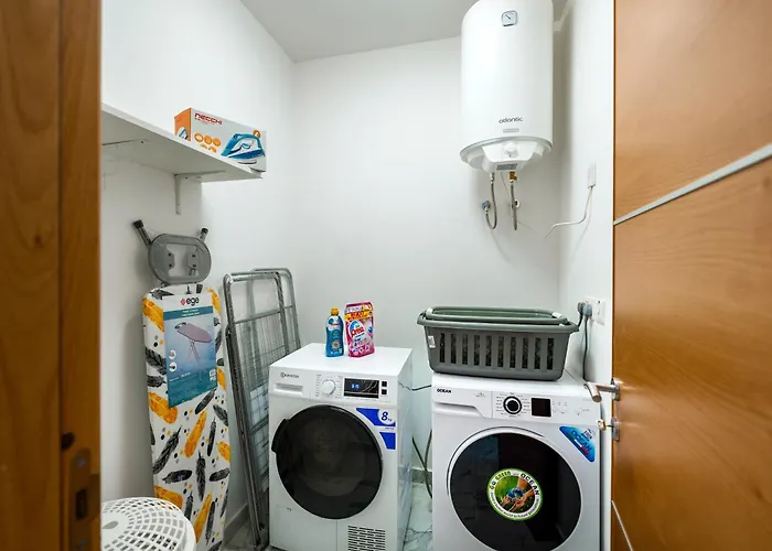 Lägenhet Amazing Luxury Maisonette With Back Patio And Free Parking *